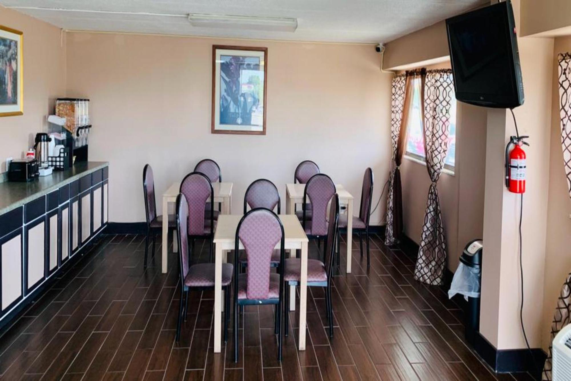 Economy Inn Of Голланд Екстер'єр фото